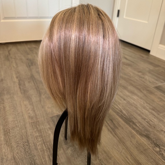 Jon Renau synthetic wig - Picture 2 of 3